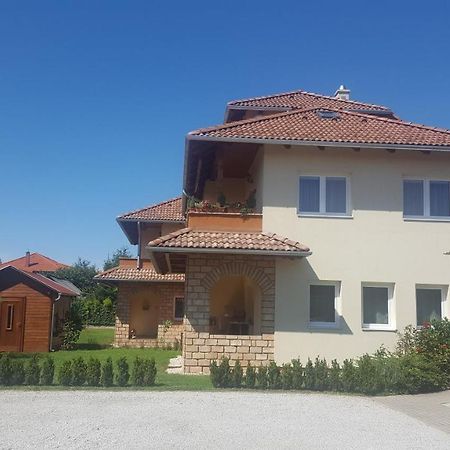 Mediterrania Apartment Keszthely Esterno foto