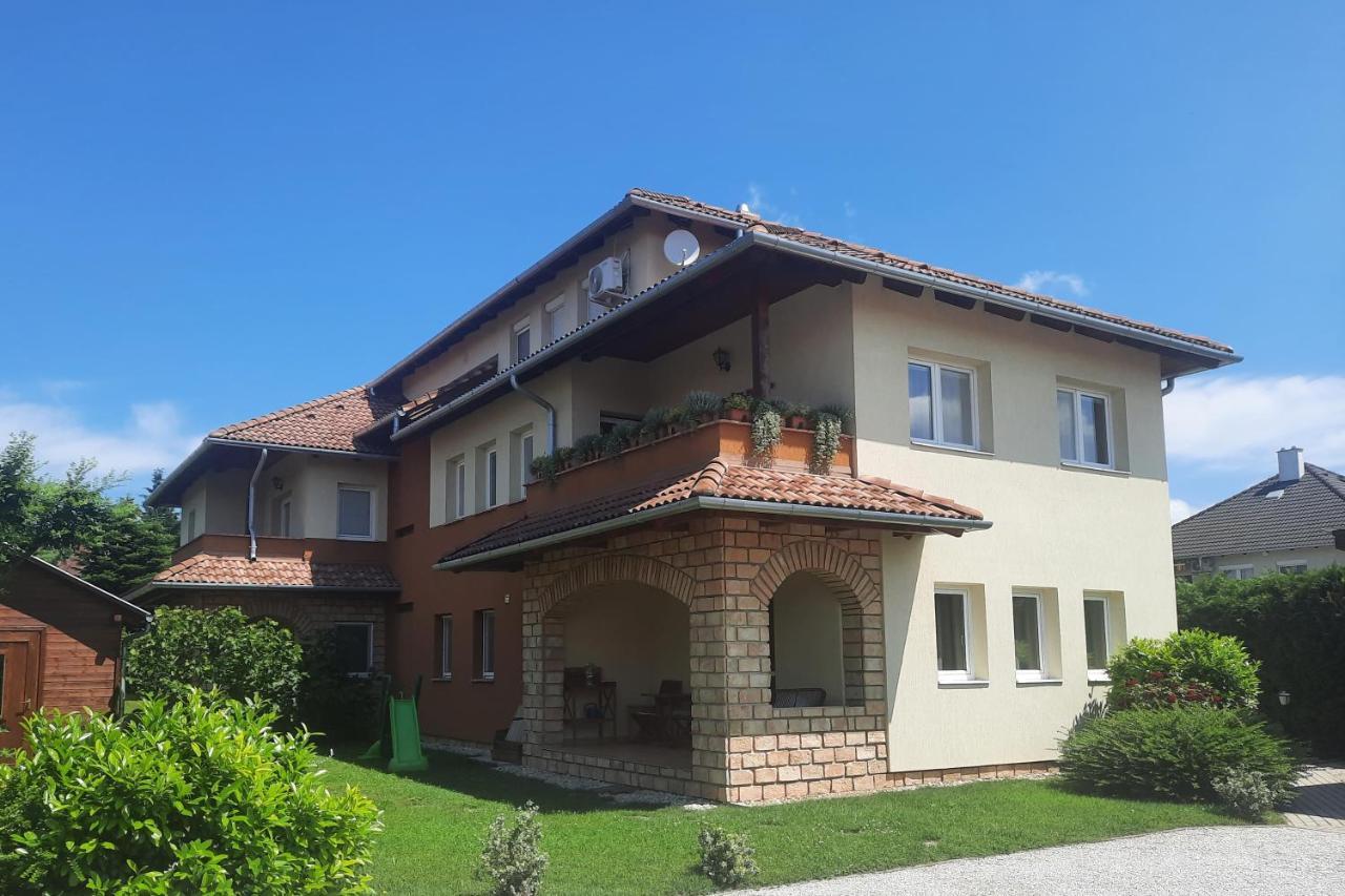Mediterrania Apartment Keszthely Esterno foto