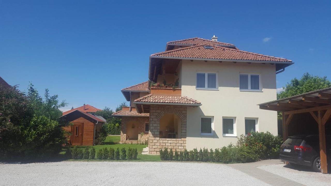 Mediterrania Apartment Keszthely Esterno foto